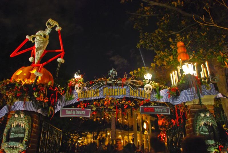 Halloween Disneyland Nightmare Before Christmas A disneyland tradition ...