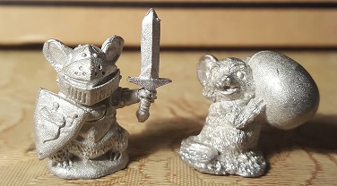 I happen to own most of the metals, but Reaper has recently added these cute little mice to their Bones line as well! See that little guy with the egg? He's actually an Easter Edition!